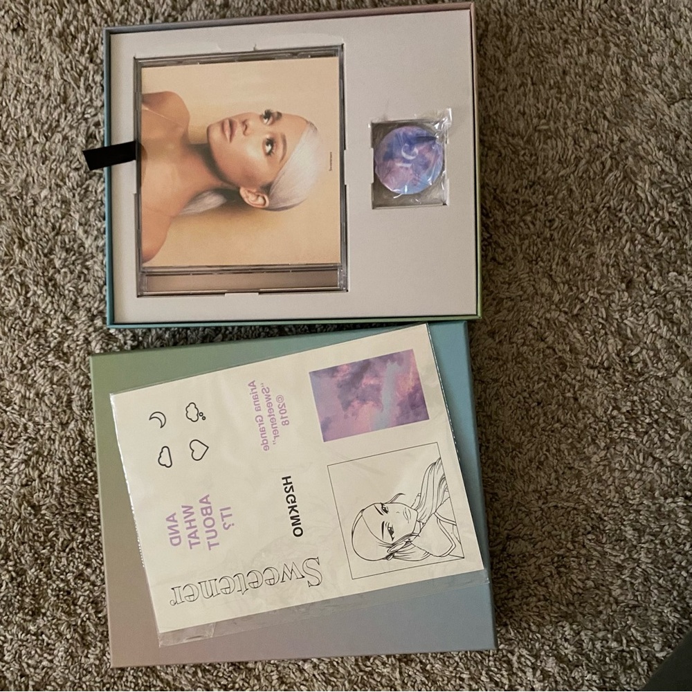 Sweetener Fan Box Ariana Grande